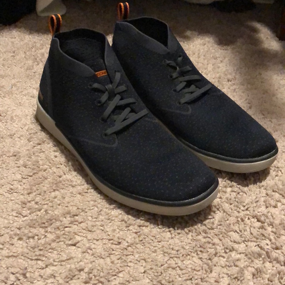 Sketchers Air Cooled Memory Foam shoes